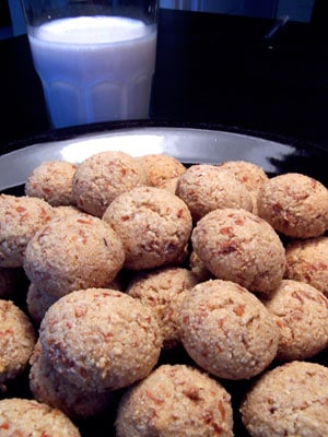 honey almond bites