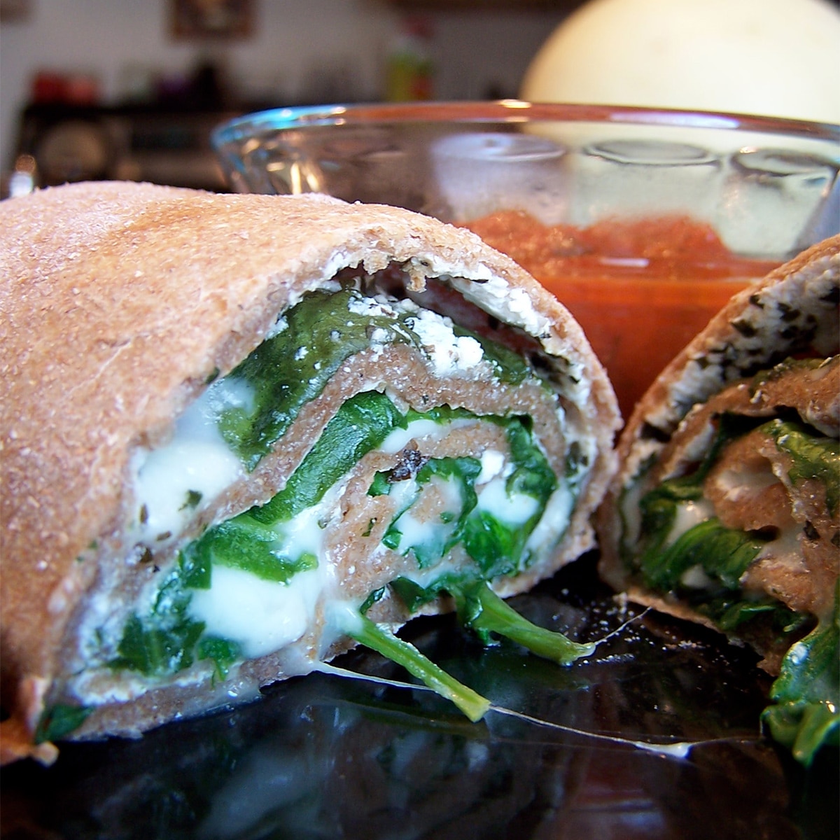 spinach ricotta roll featured
