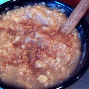 apple pie oatmeal featured