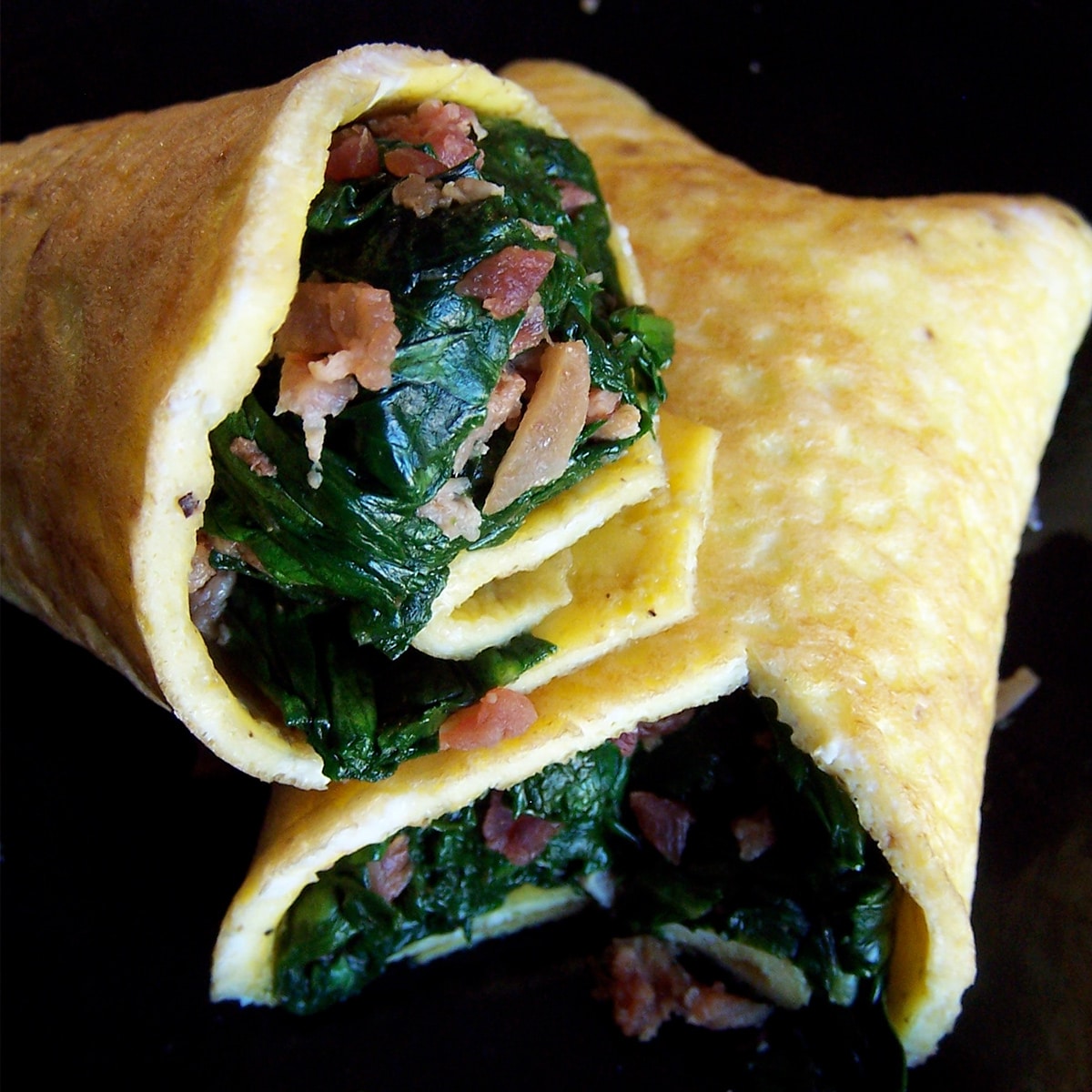 bacon egg wraps featured