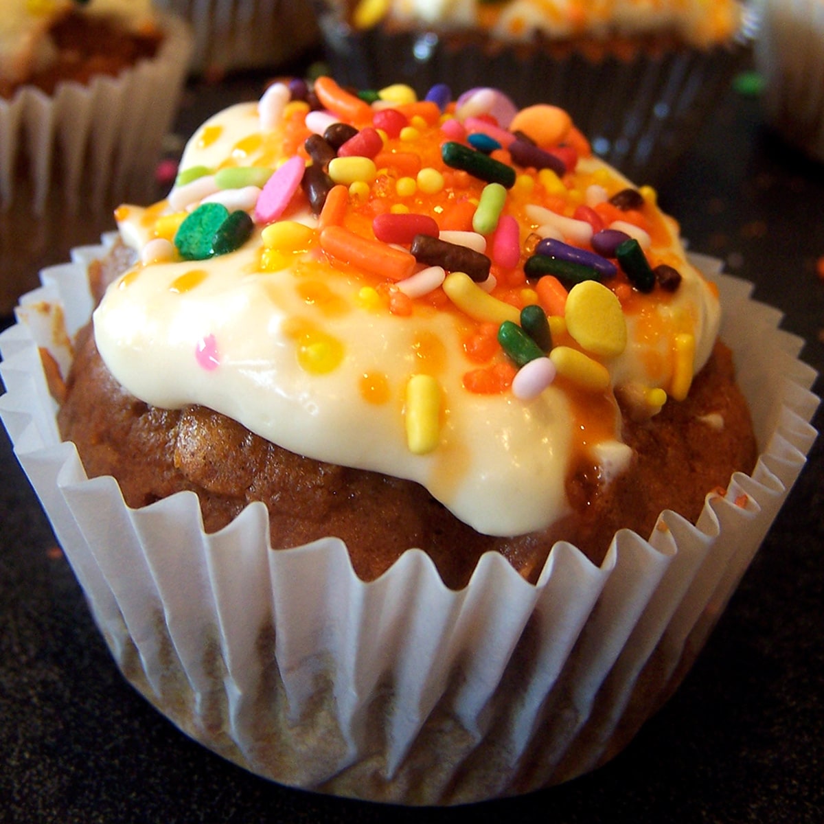 pumpkin spice cupcakes featured