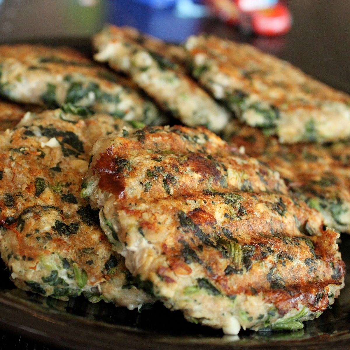Spinach and Feta Turkey Burgers - Dishes With Dad
