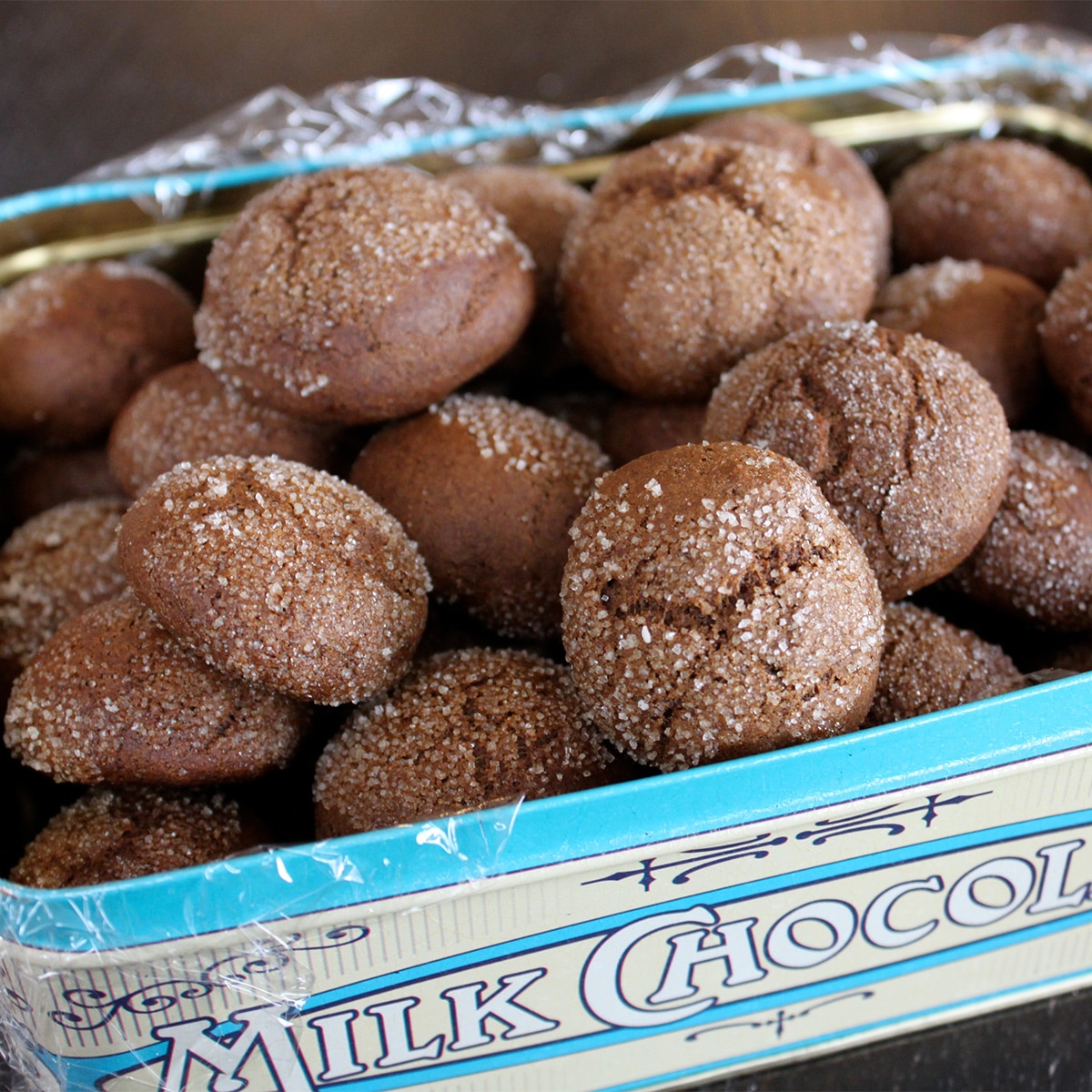 molasses cookie balls featured