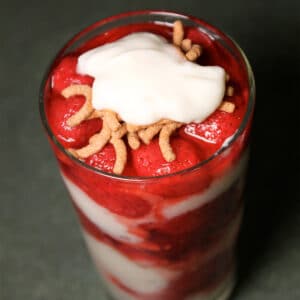 yogurt parfait featured
