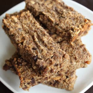 nut and oat bars featured