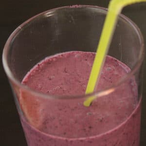 pomegranate berry smoothie featured