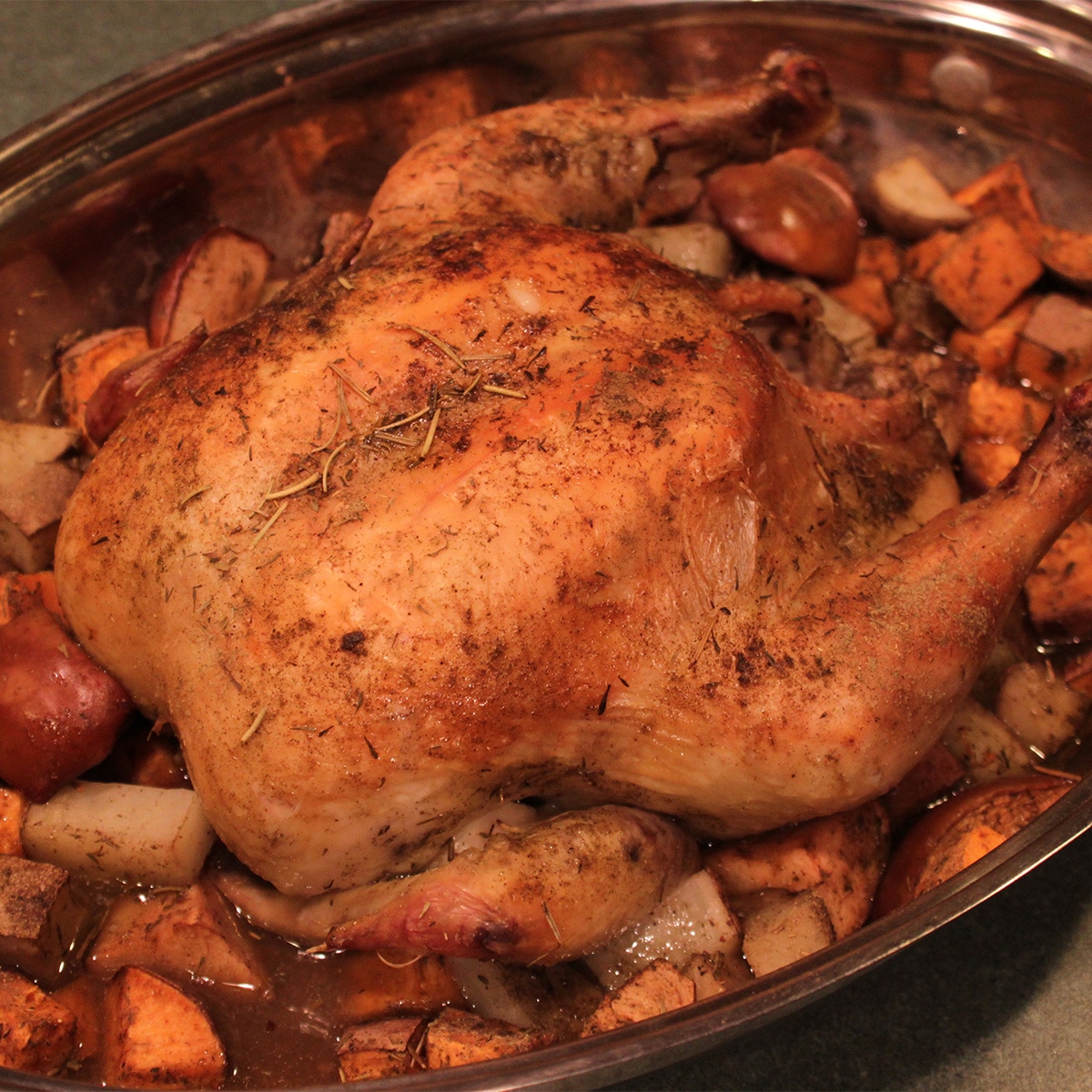 https://greenlitebites.com/wp-content/uploads/2013/01/slow-roasted-chicken-featured.jpg