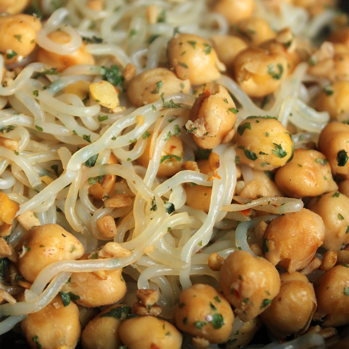 spicy chickpeas featured