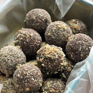 almond date cookie balls featured