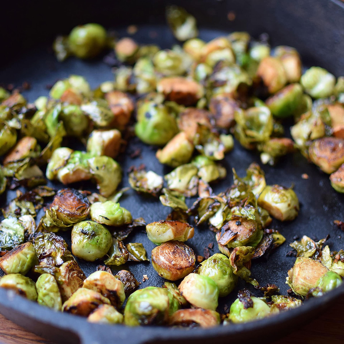 skillet brussels sprouts featured