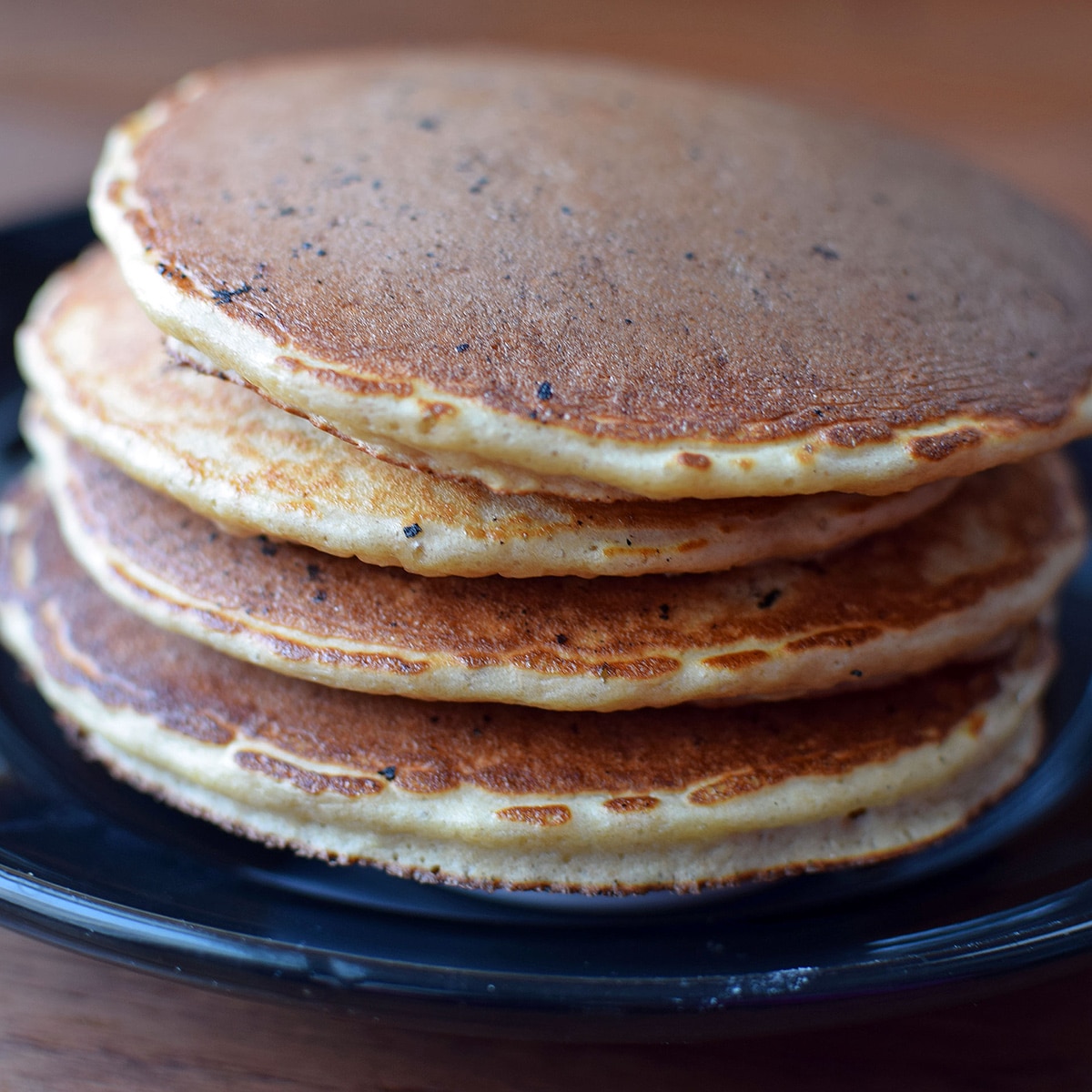 banana protein pancakes featured