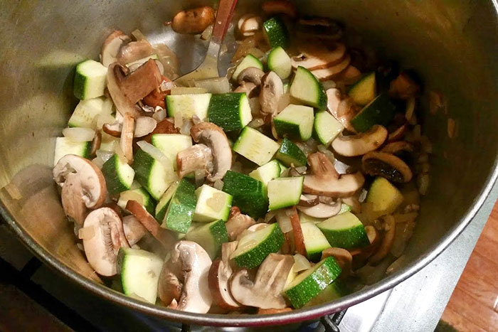 Mushroom and Zucchini Soup with Northern Beans - Step 1