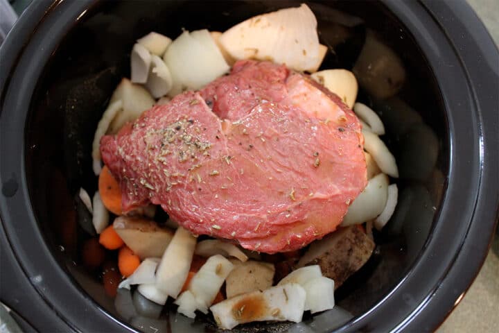 Slow Cooked Top Sirloin with Rosemary and Thyme - GreenLiteBites